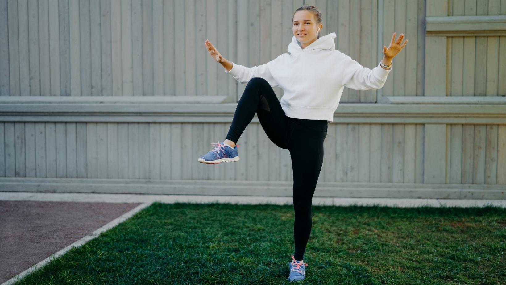 hip stability, improve movement, exercise stability, everyday comfort, hip strength exercises, lower body stability, functional movement, hip mobility training, injury prevention exercises, enhance athletic performance
